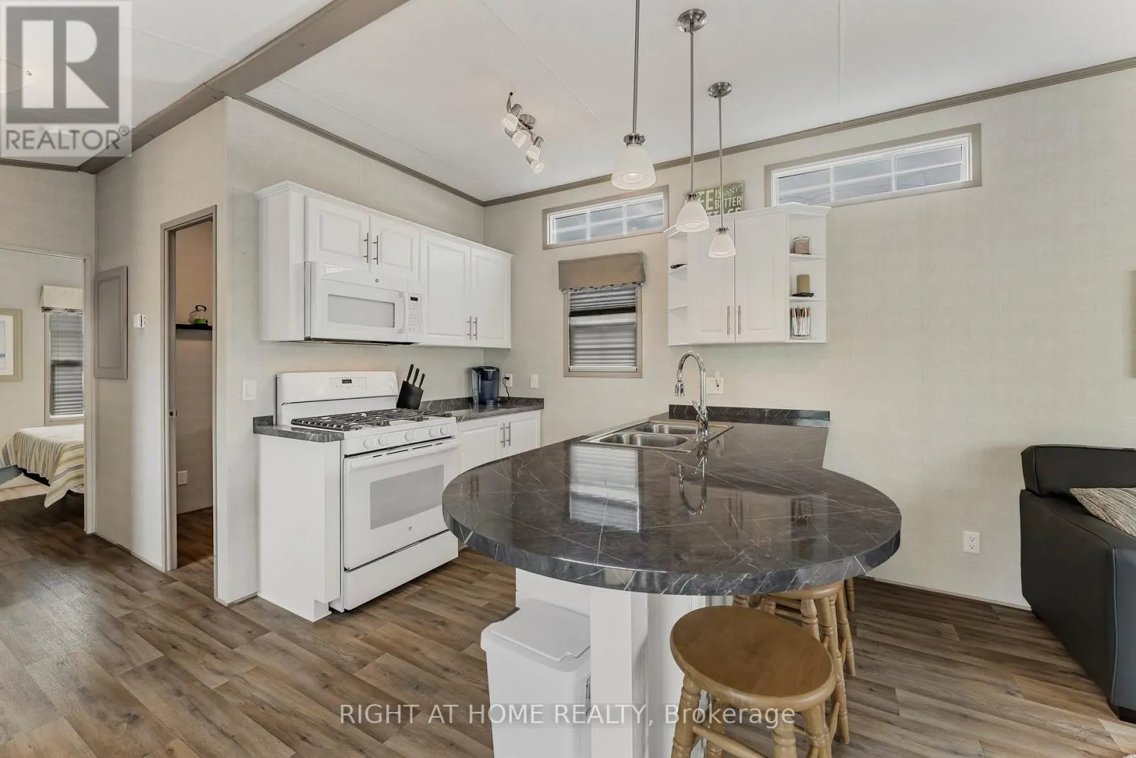 26 - 3500 LAUDERDALE PT CRESCENT