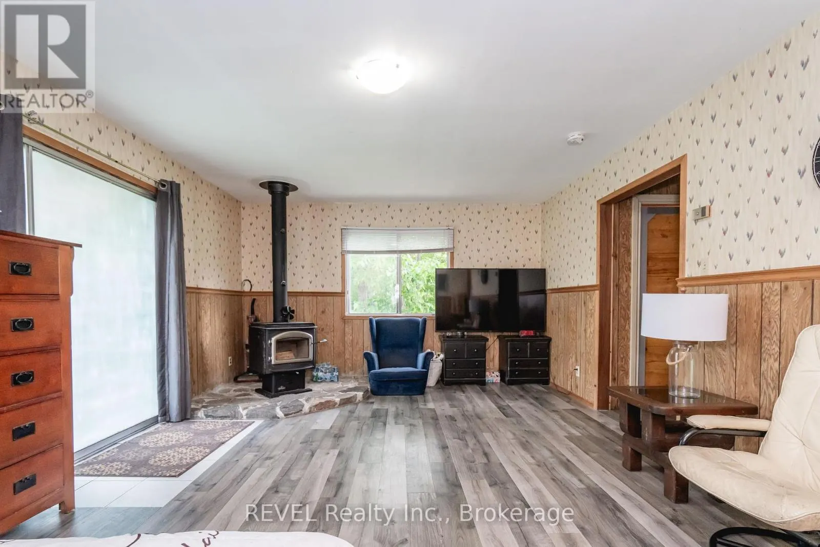 1515 LOVERING LINE