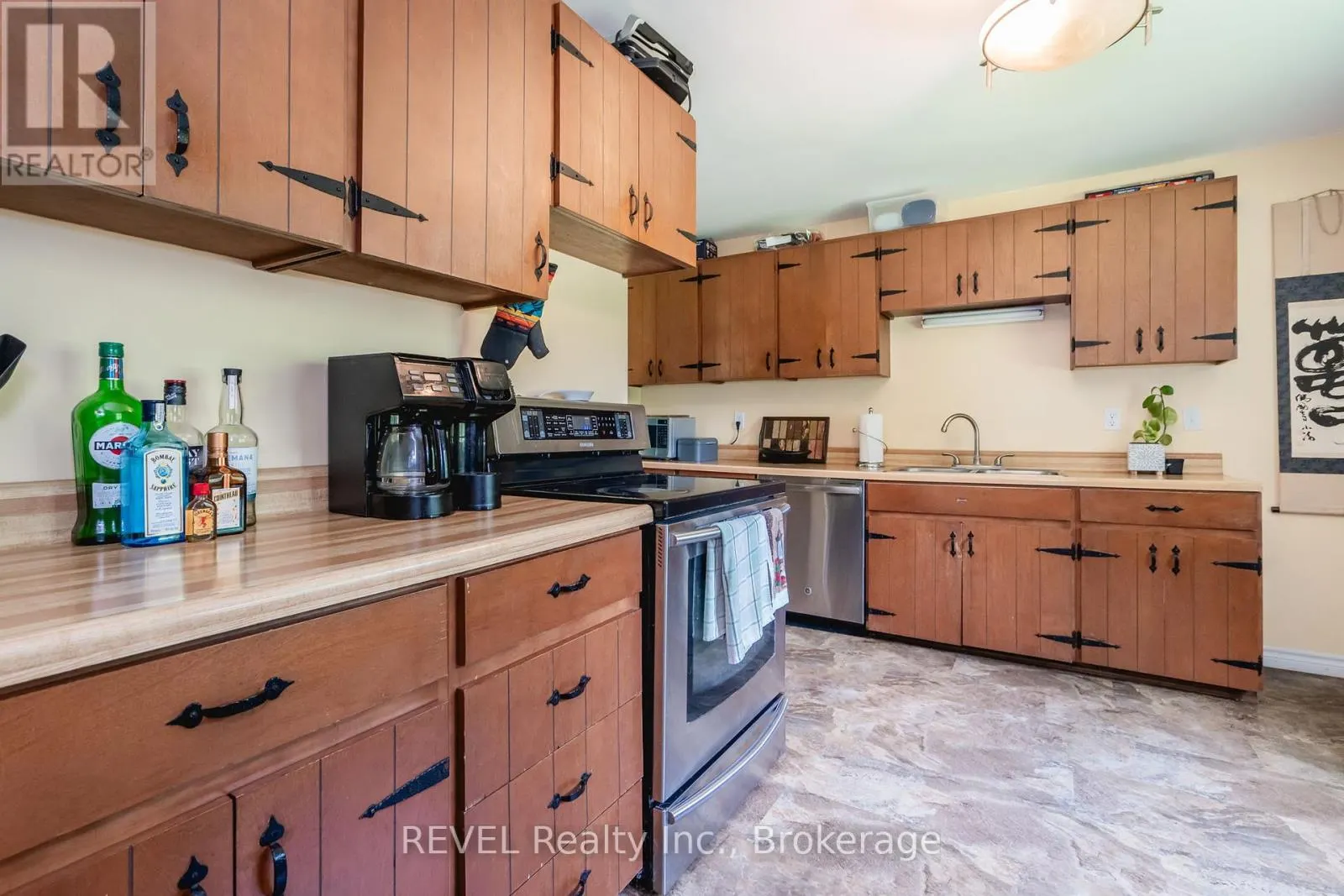 1515 LOVERING LINE