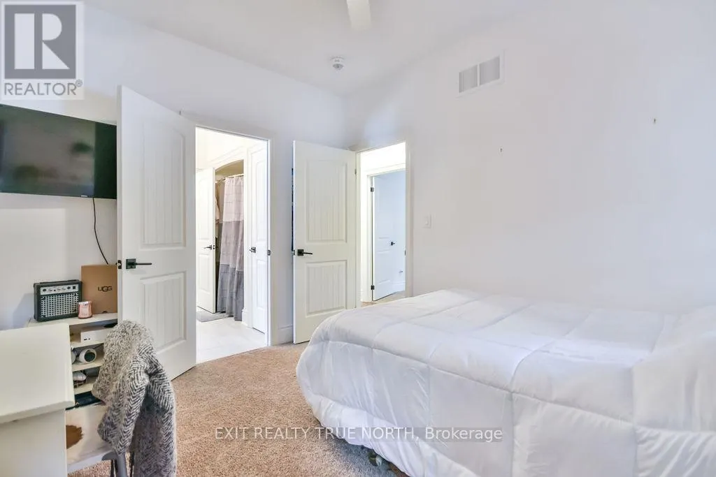 22 MARNI LANE