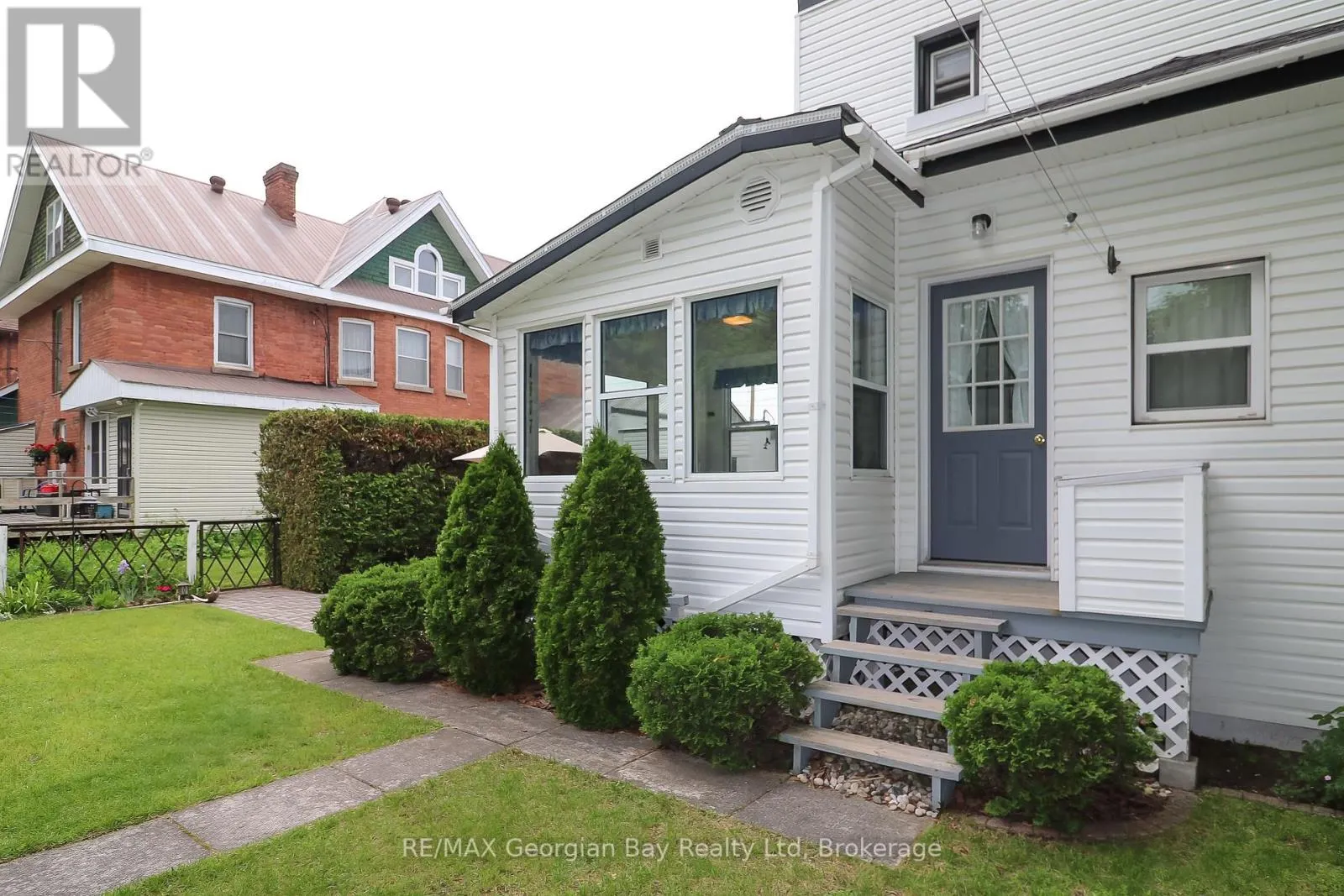 525 YONGE STREET