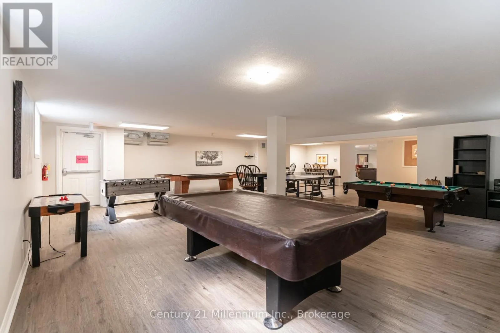 37 SILVER GLEN BOULEVARD