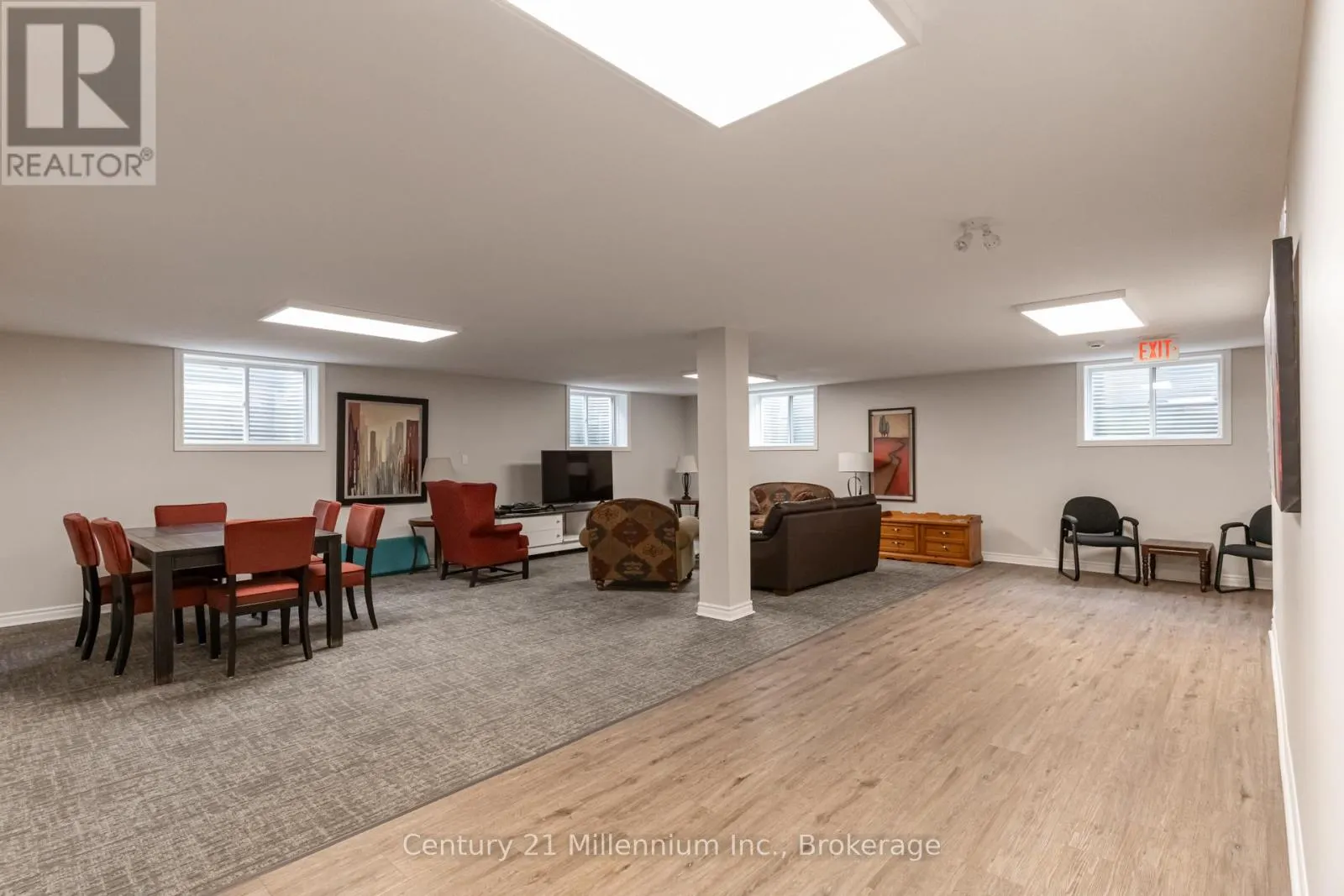 37 SILVER GLEN BOULEVARD