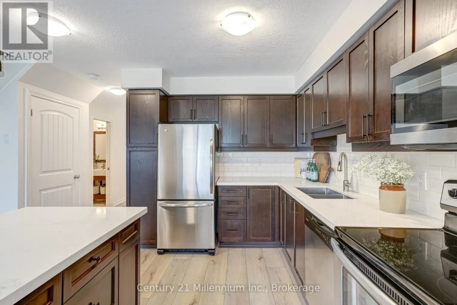 37 SILVER GLEN BOULEVARD