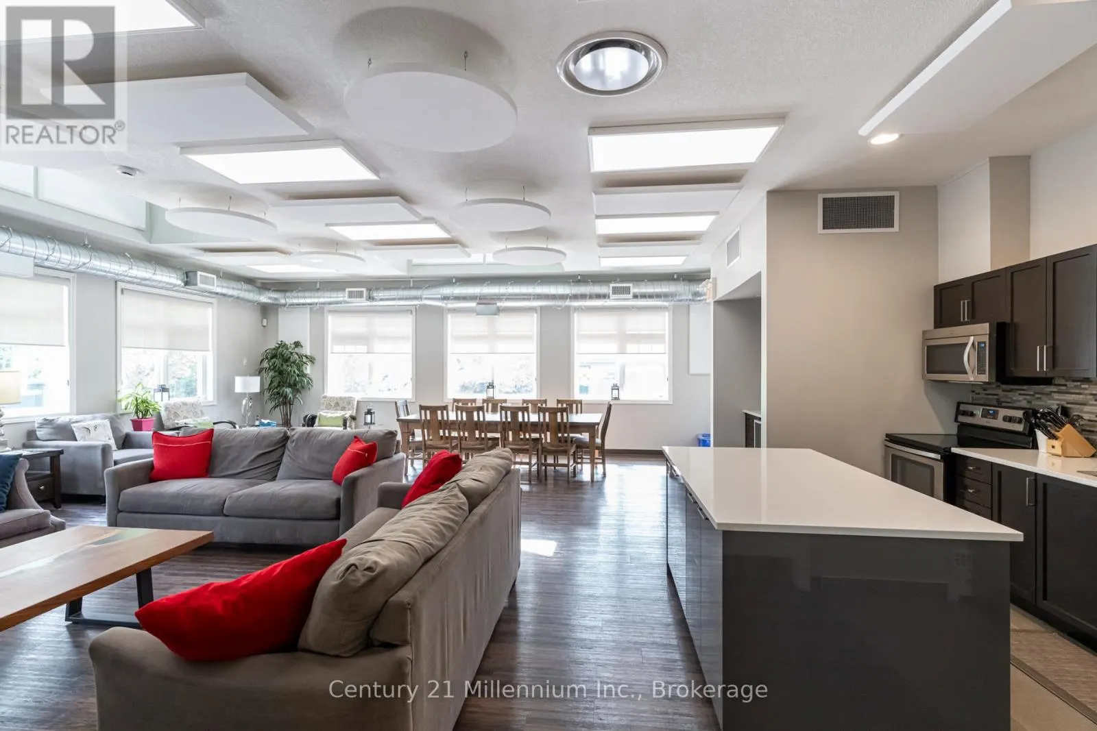 37 SILVER GLEN BOULEVARD