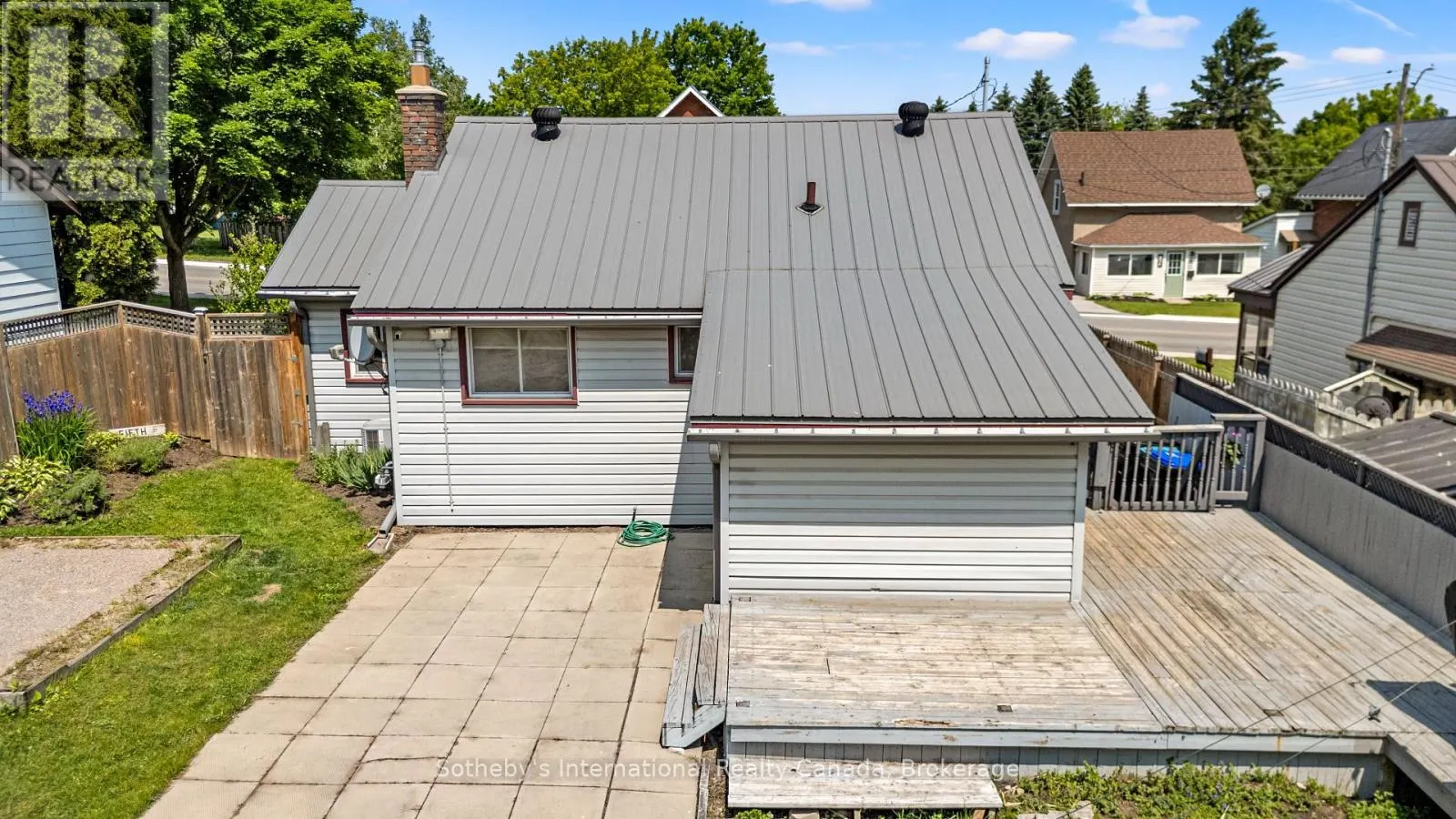 659 VICTORIA STREET