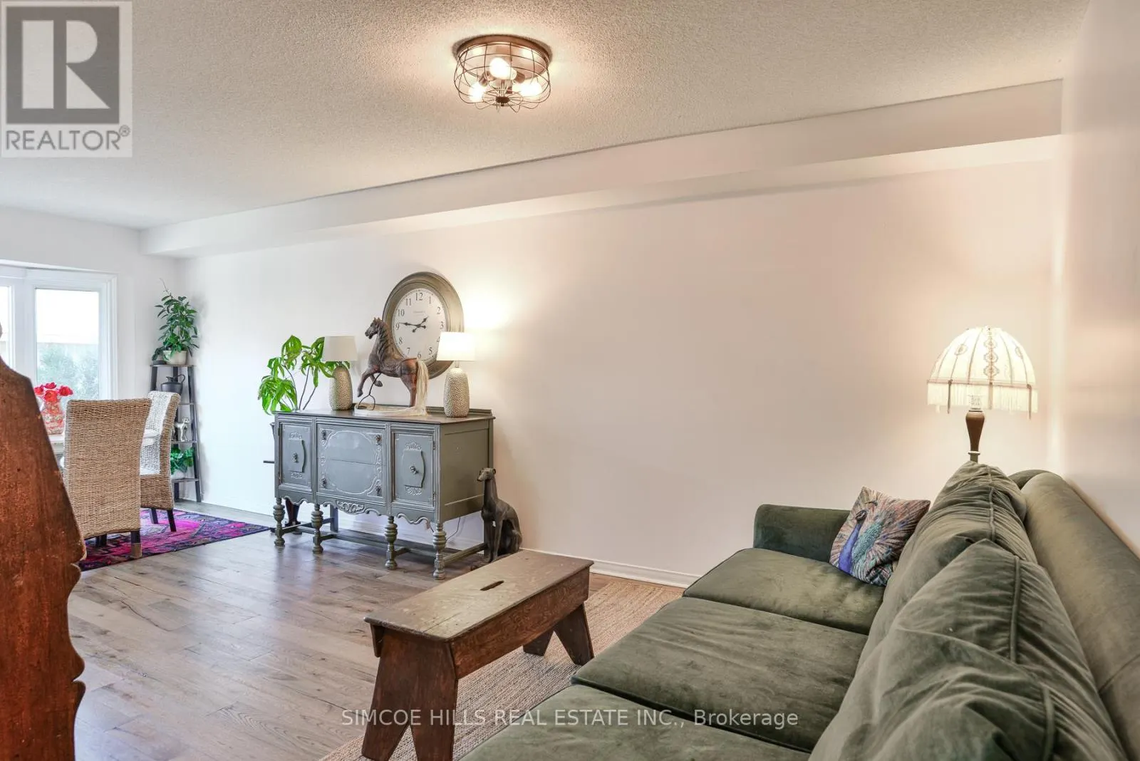 17 - 492 LACLIE STREET