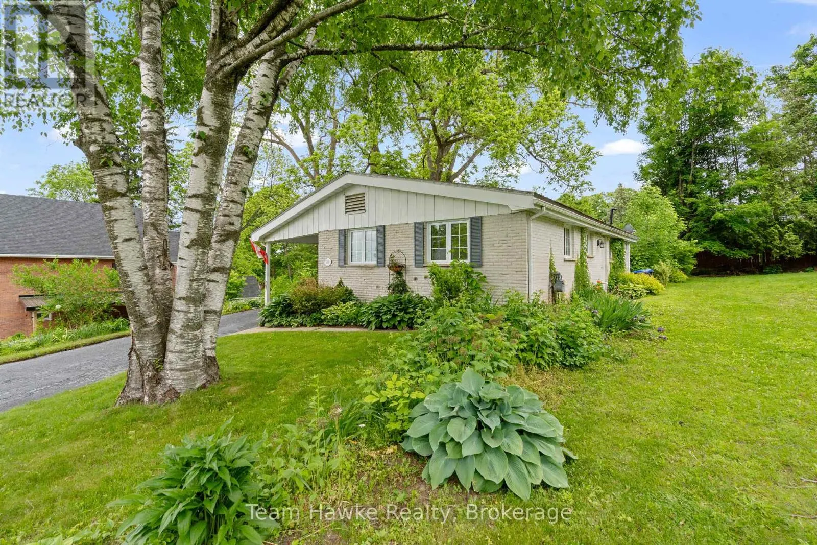 689 DOMINION AVENUE
