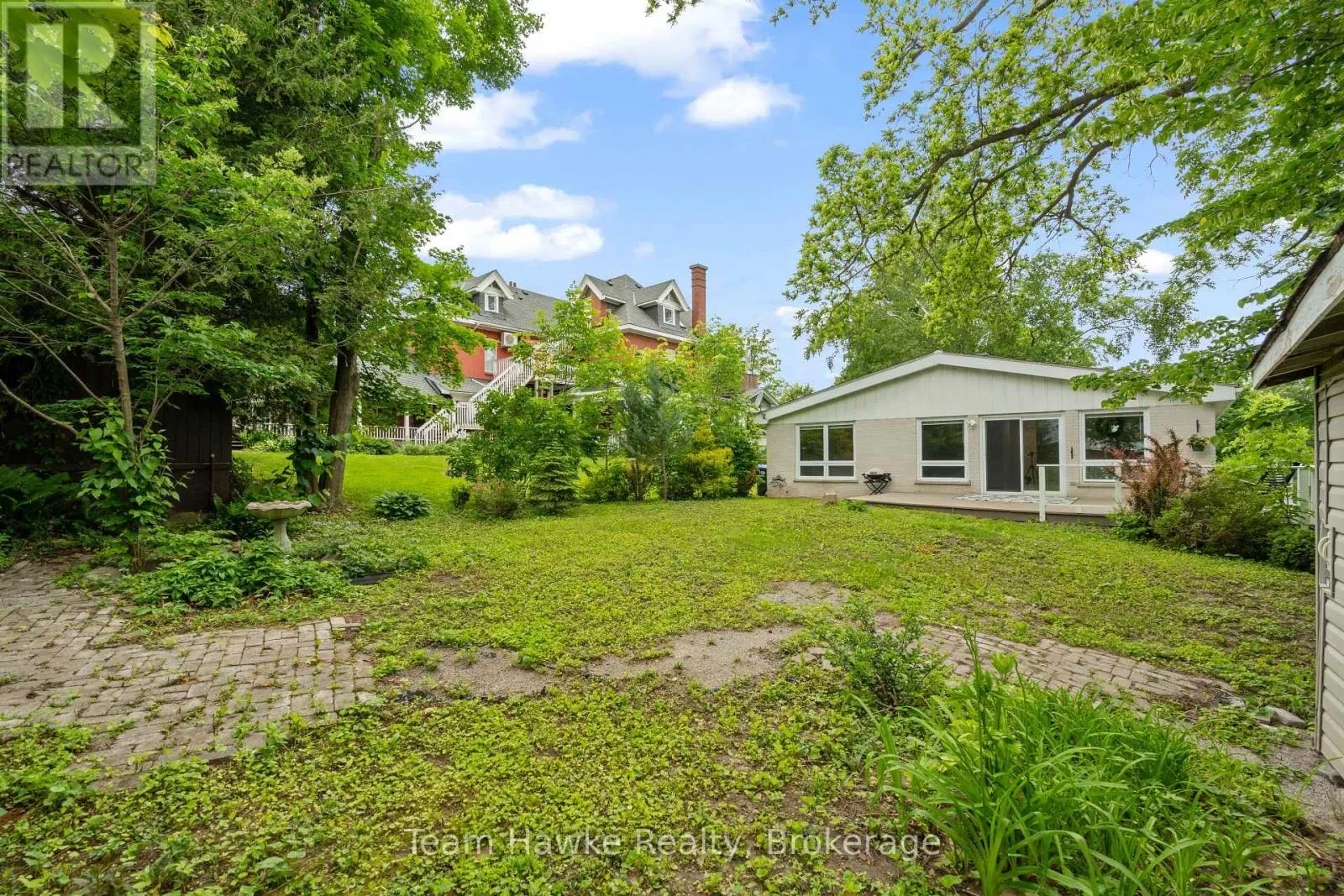 689 DOMINION AVENUE