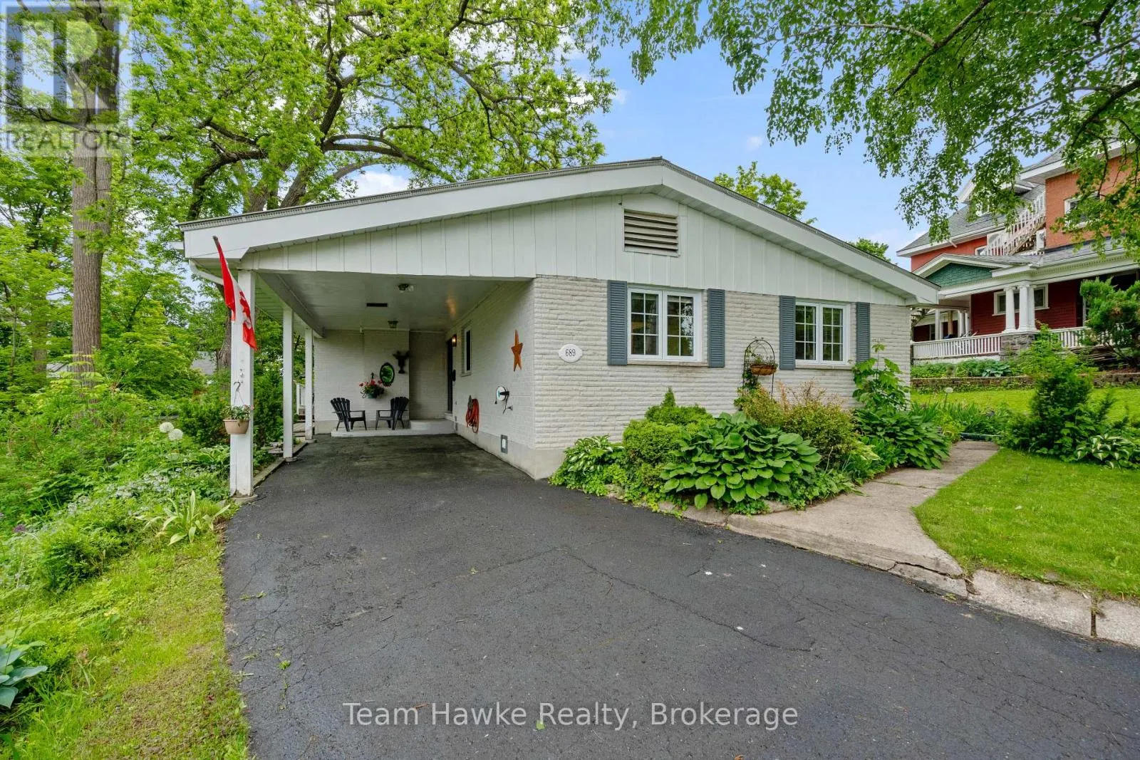 689 DOMINION AVENUE