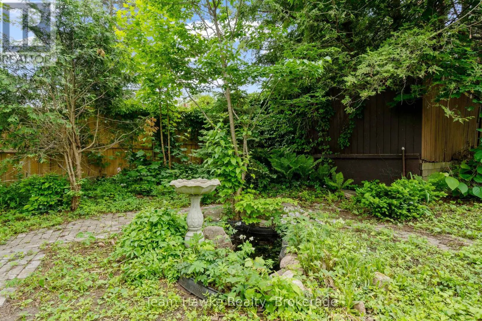 689 DOMINION AVENUE