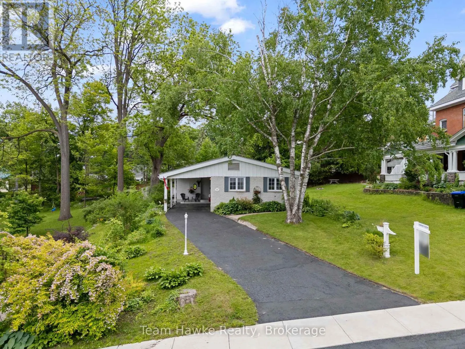 689 DOMINION AVENUE