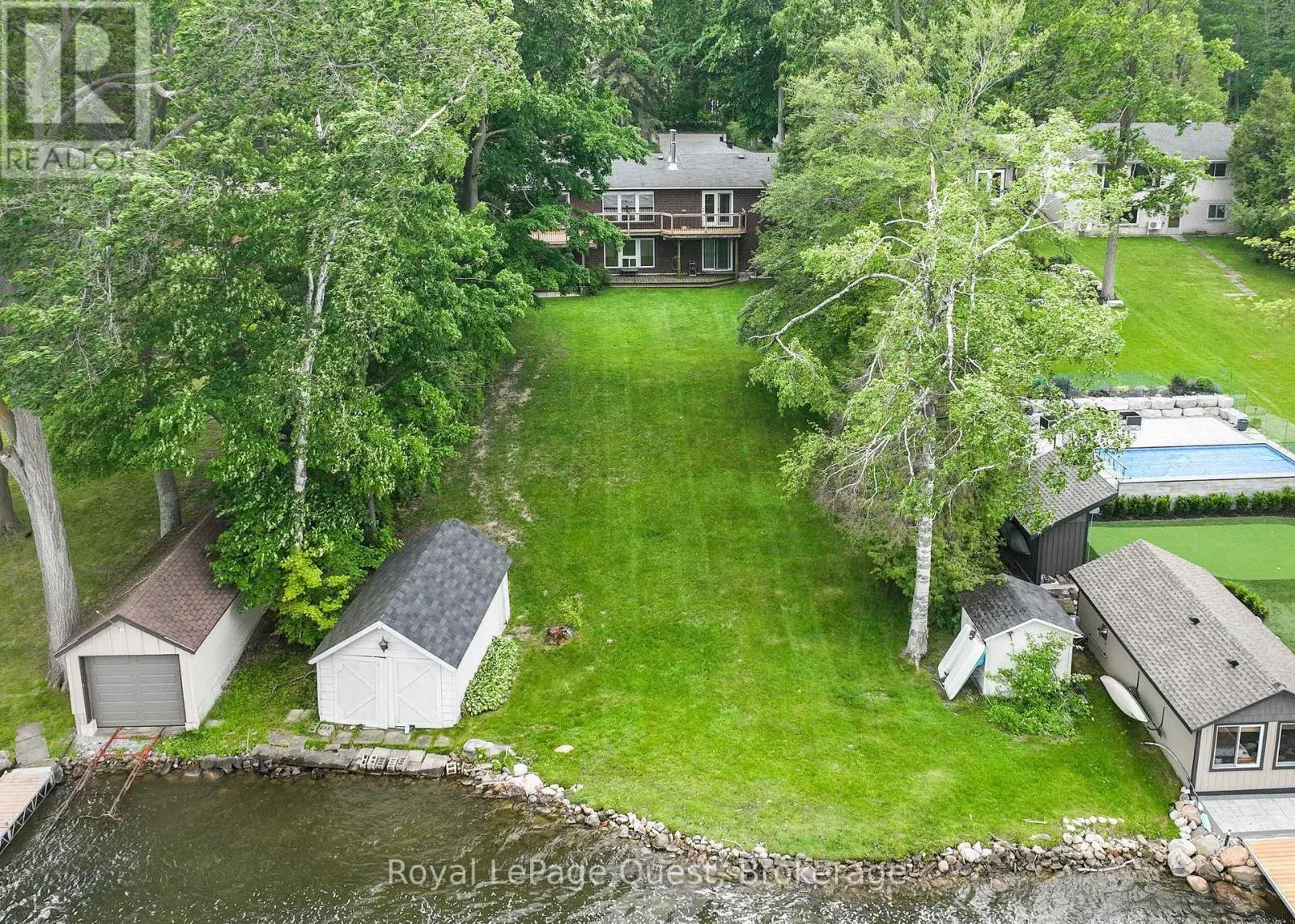 27 HEYDEN AVENUE