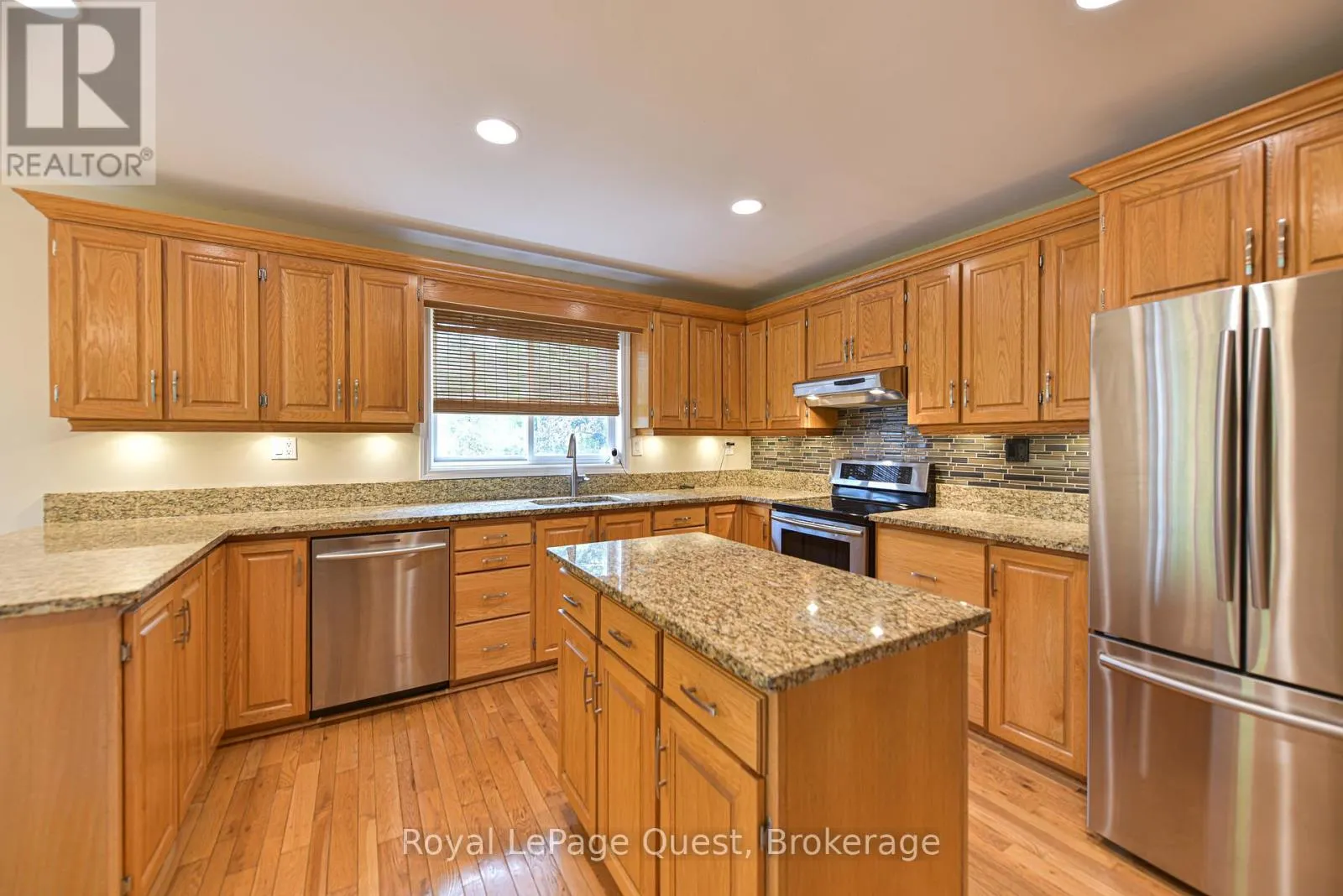 27 HEYDEN AVENUE
