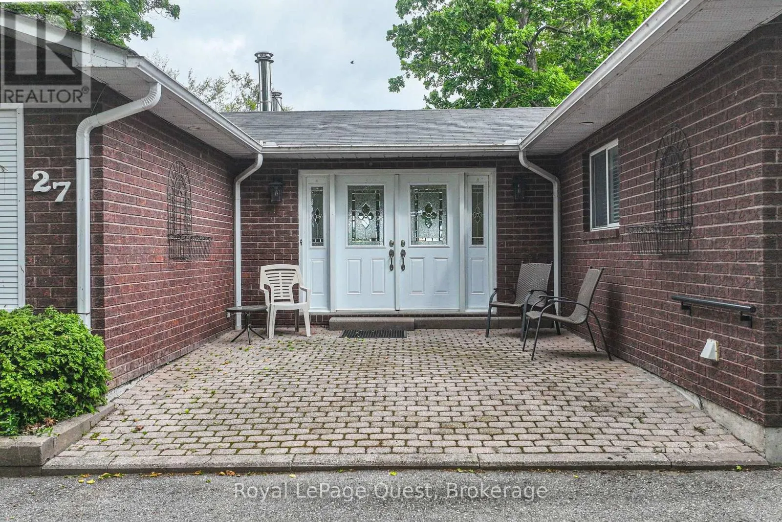 27 HEYDEN AVENUE