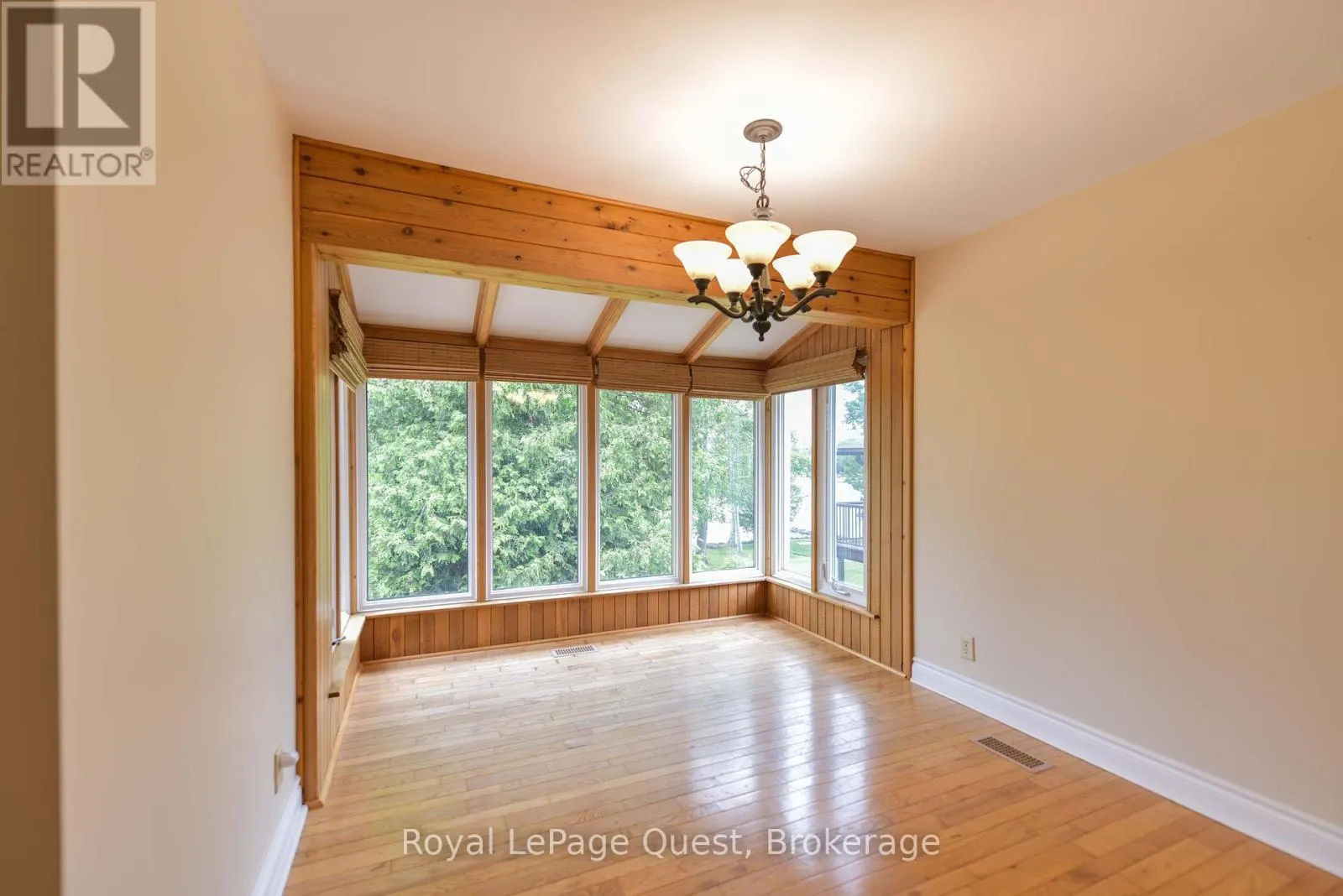 27 HEYDEN AVENUE