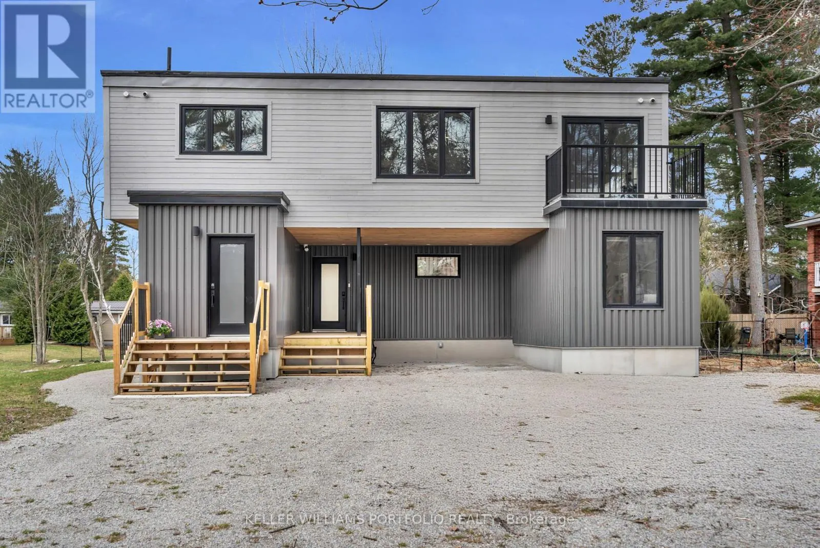 2 GROSVENOR DRIVE