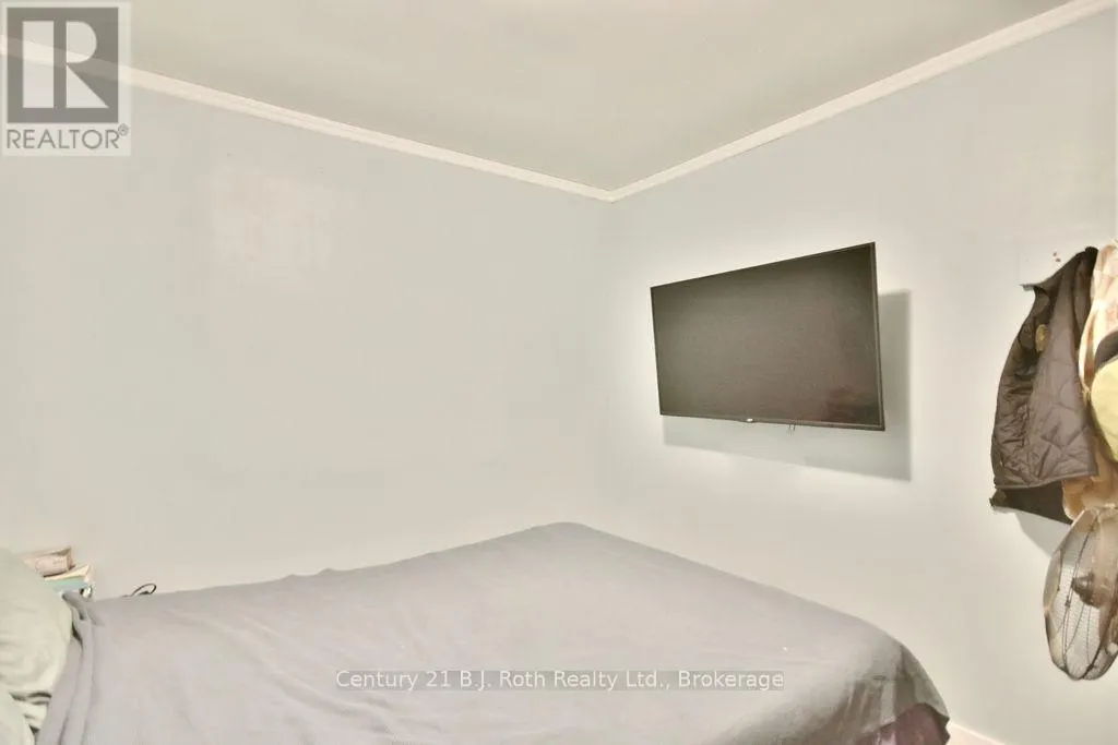 2286 FLOS TEN ROAD E