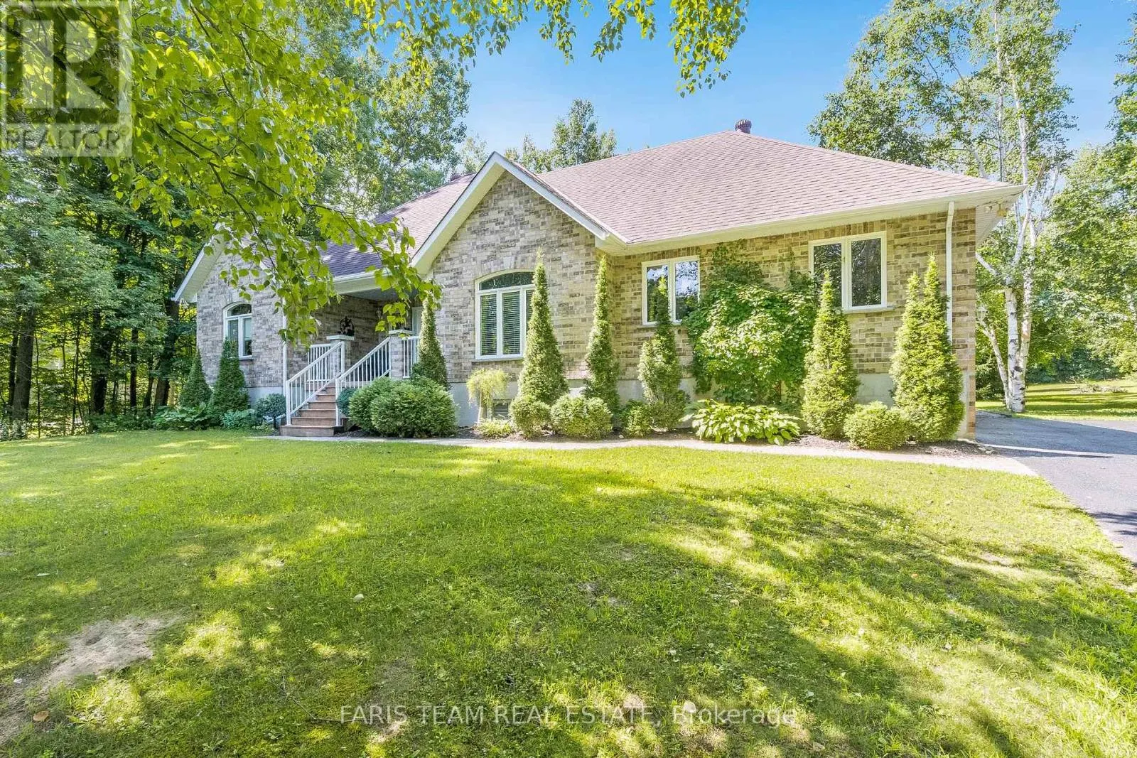 6 MEADOWBROOK BOULEVARD