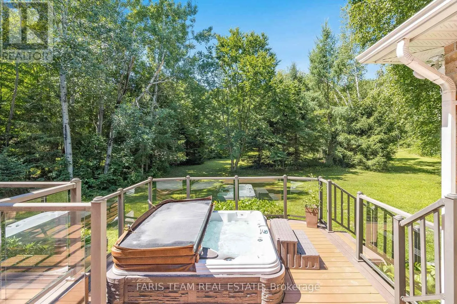 6 MEADOWBROOK BOULEVARD