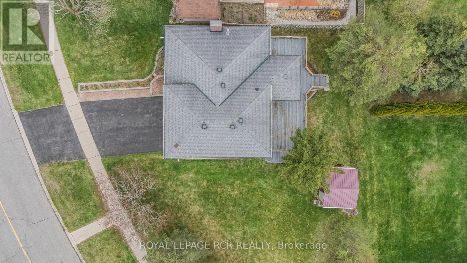 80 WOODSIDE DRIVE