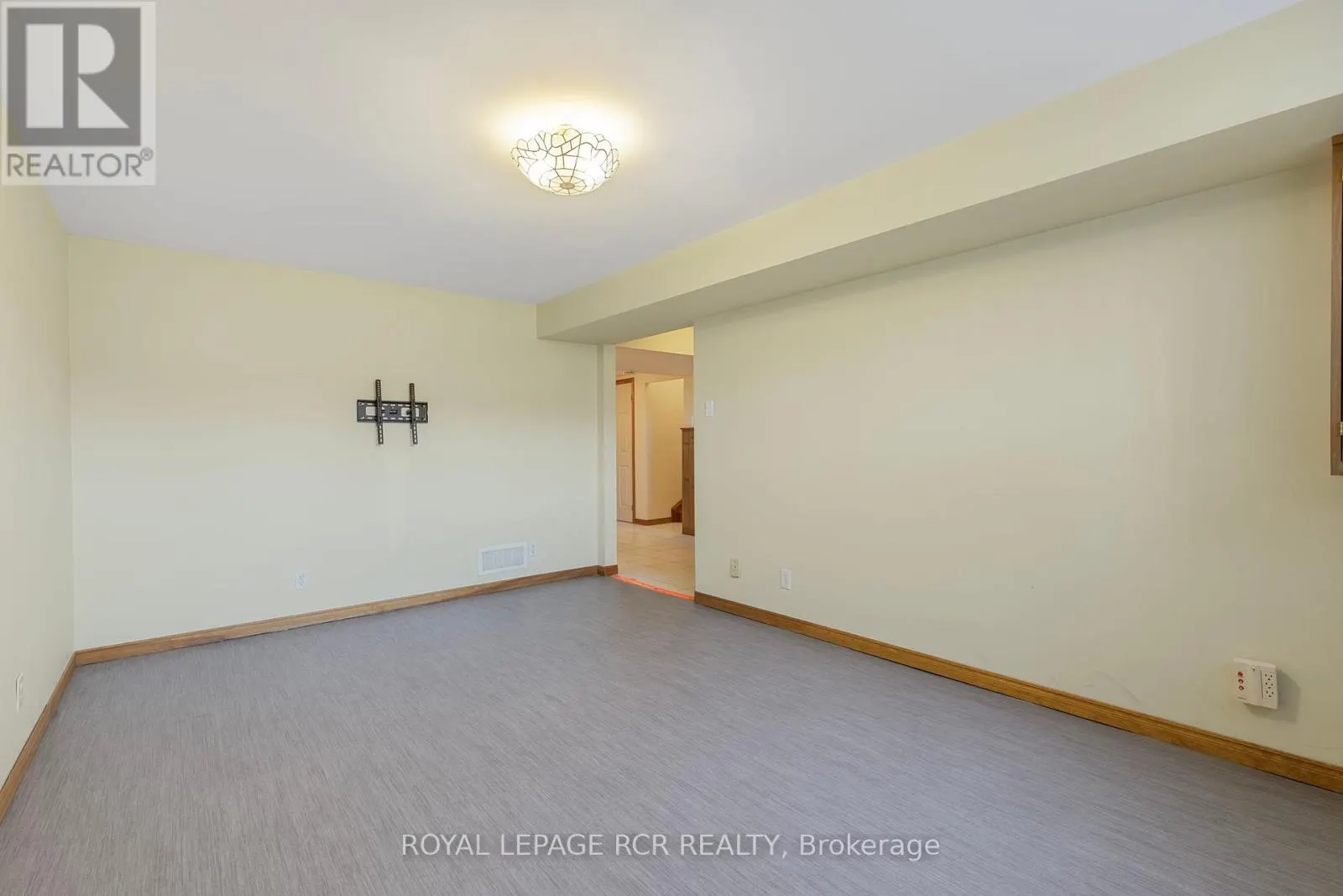 80 WOODSIDE DRIVE