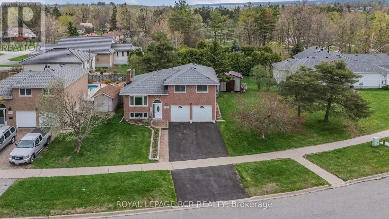 80 WOODSIDE DRIVE