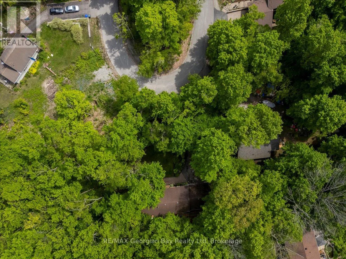 31 LAKEVIEW CRESCENT