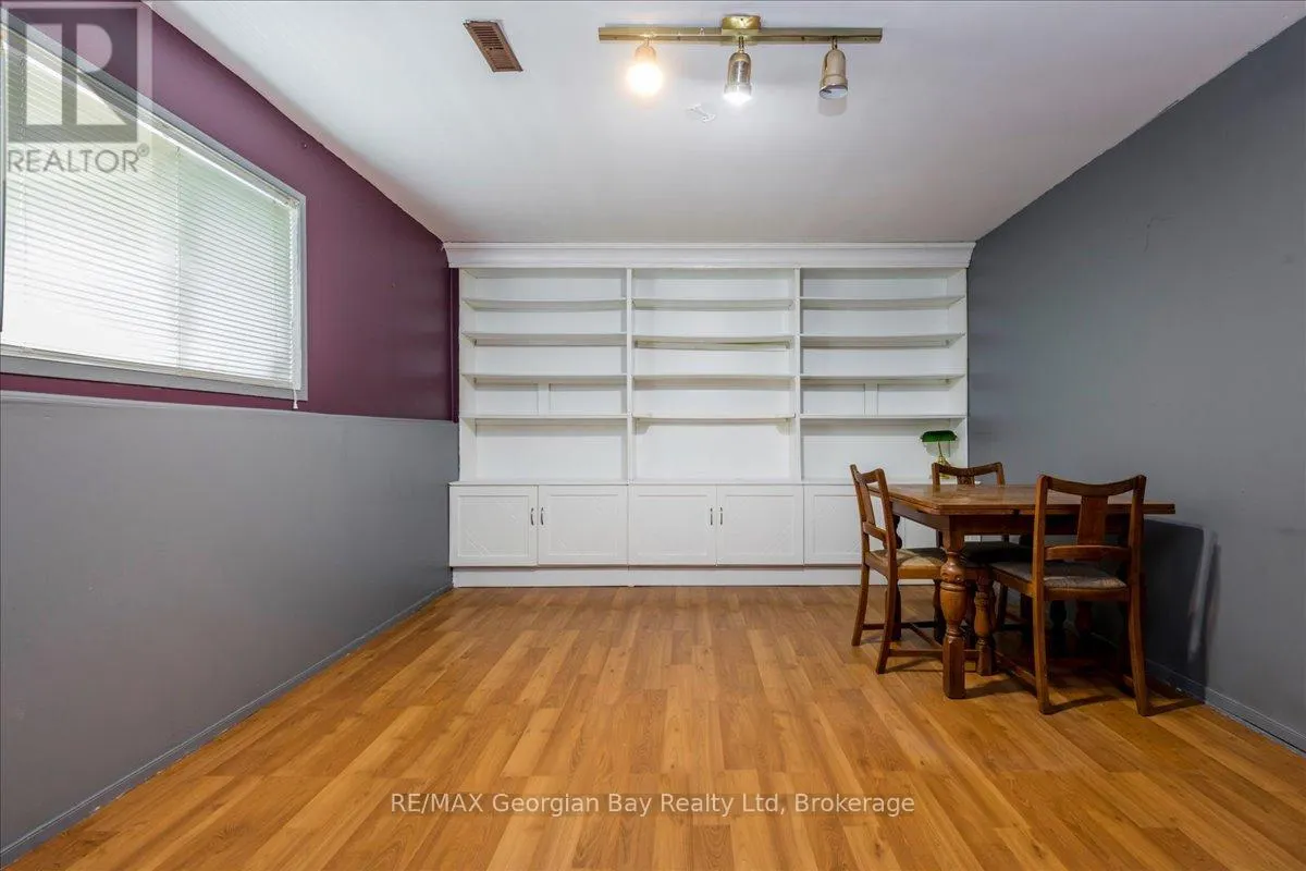 31 LAKEVIEW CRESCENT