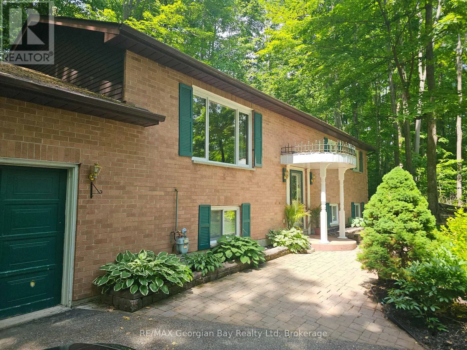 31 LAKEVIEW CRESCENT