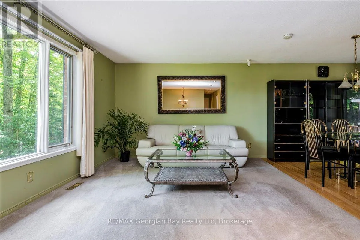 31 LAKEVIEW CRESCENT