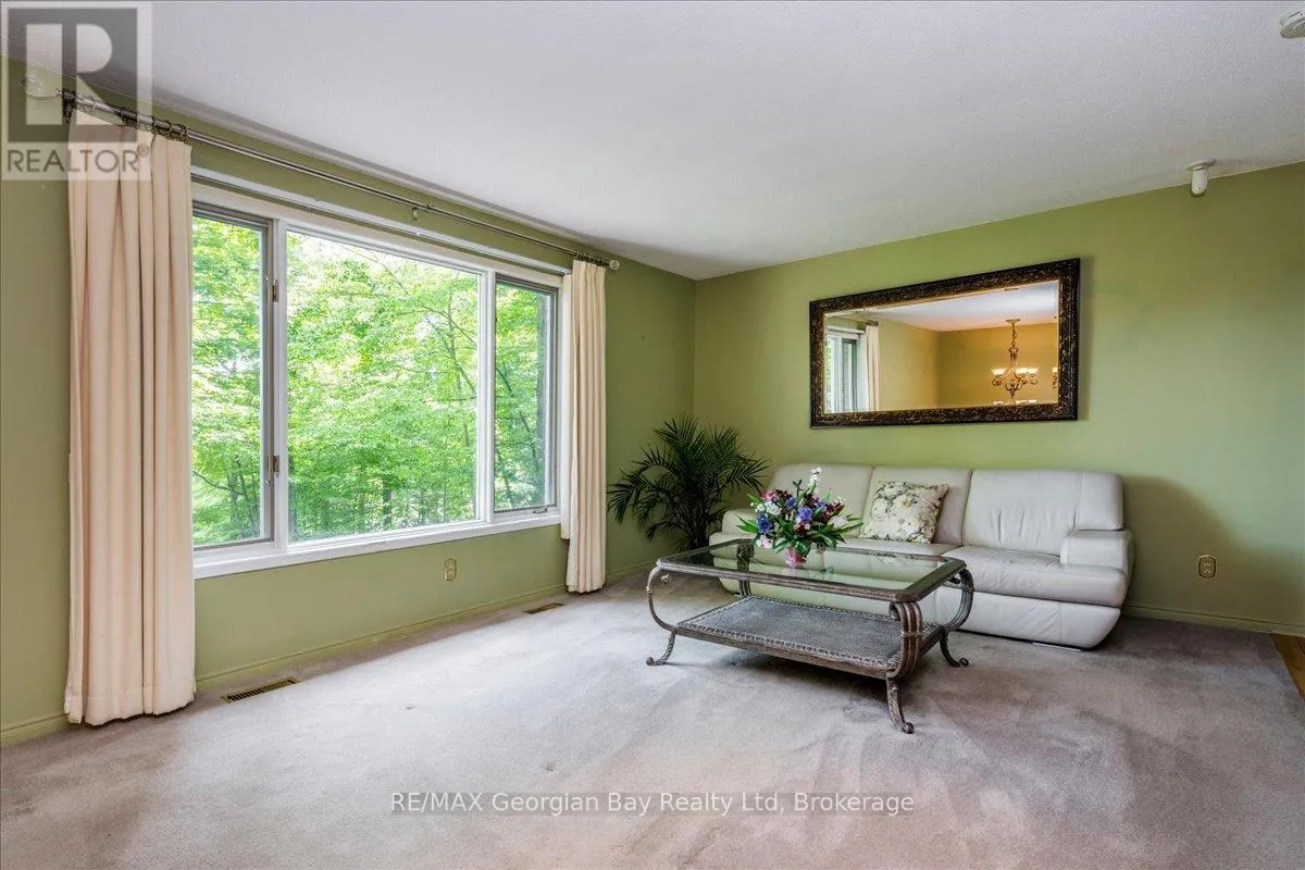 31 LAKEVIEW CRESCENT