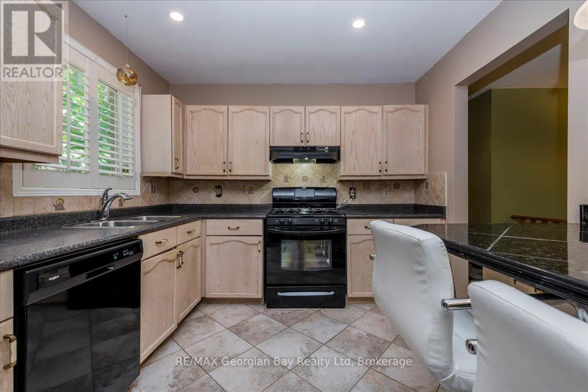 31 LAKEVIEW CRESCENT