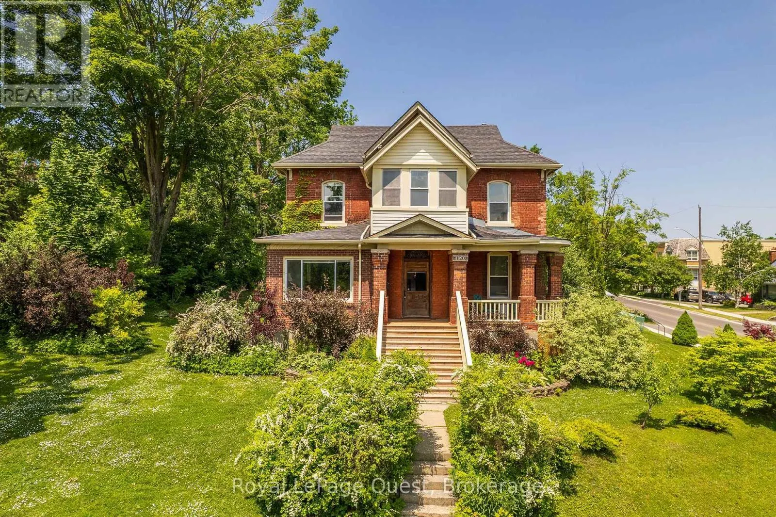 120 BRANT STREET E