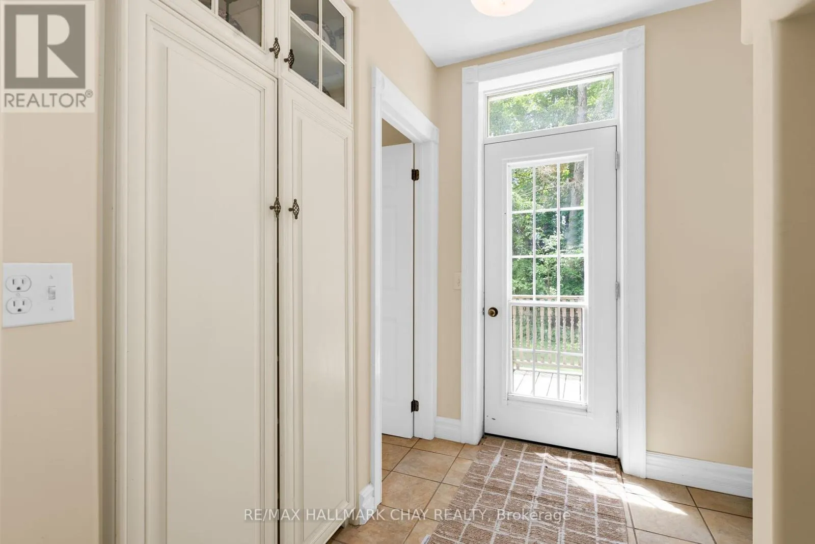 1407 FLOS 8 ROAD W