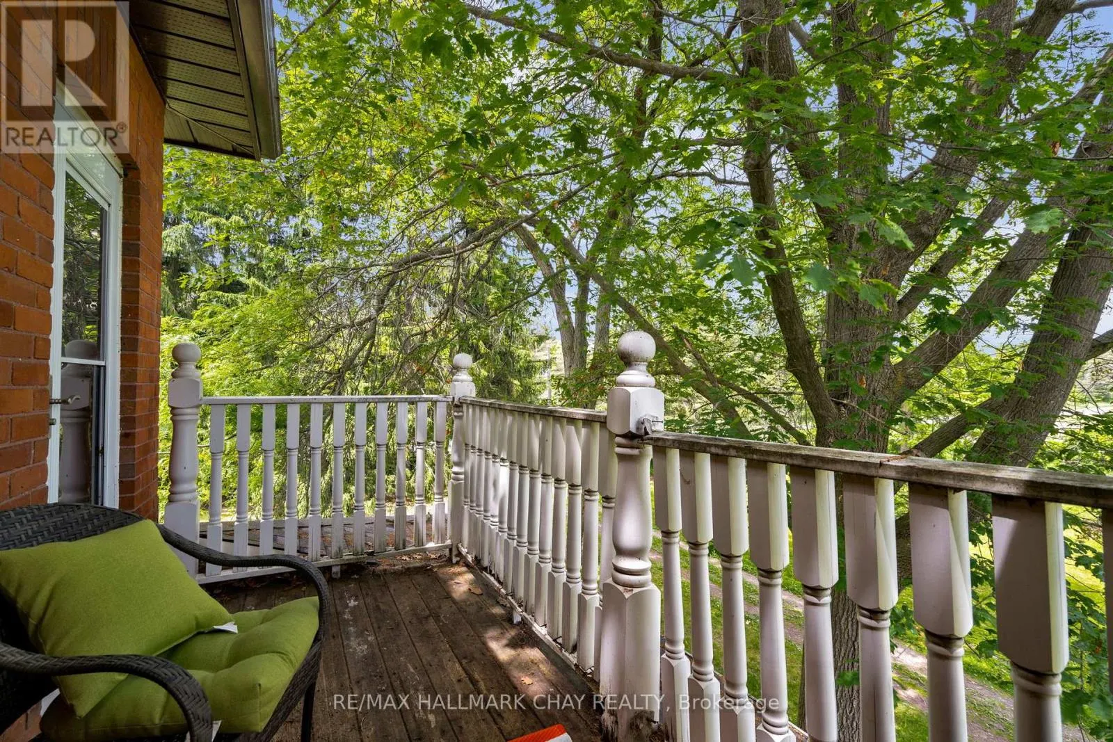 1407 FLOS 8 ROAD W