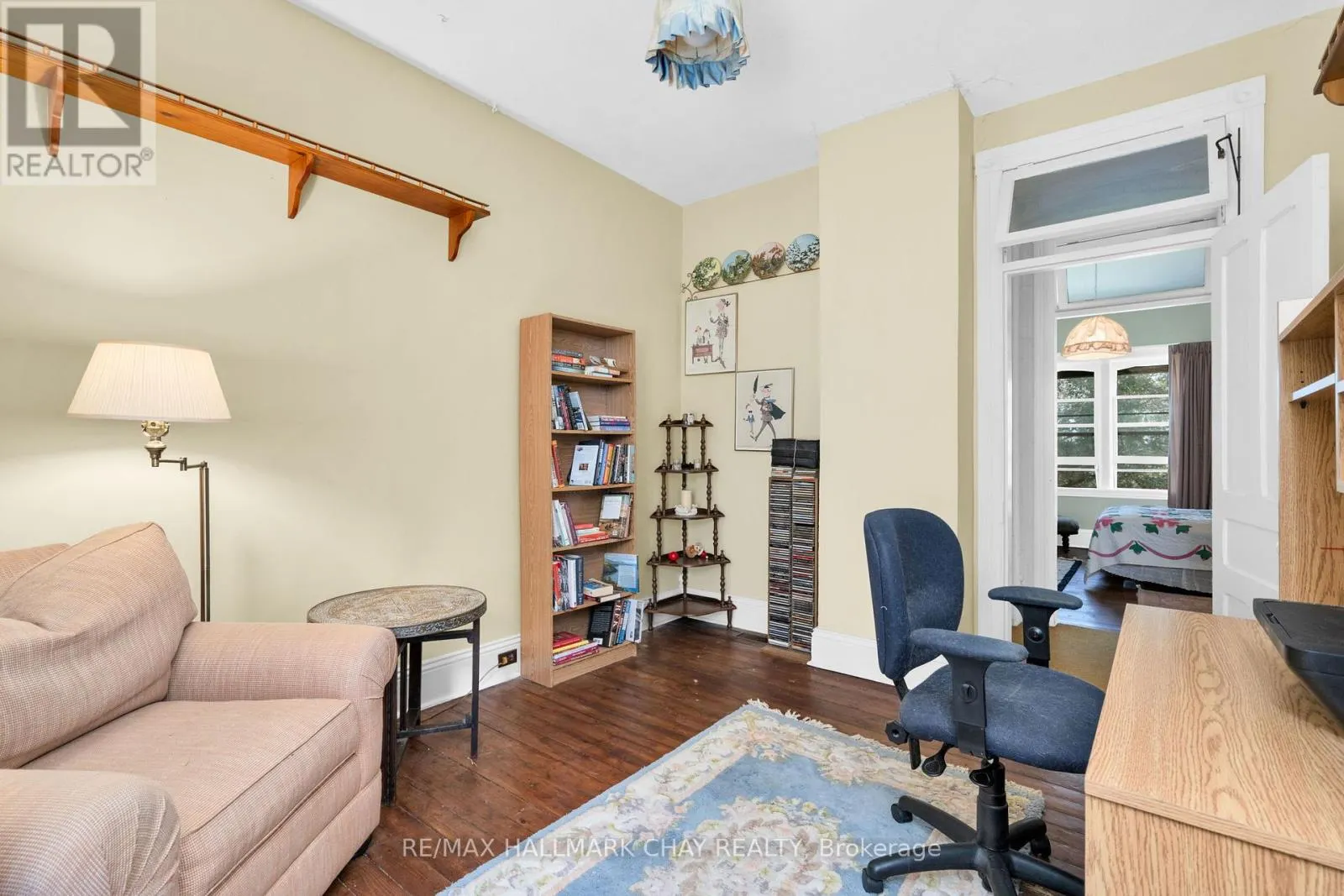 1407 FLOS 8 ROAD W