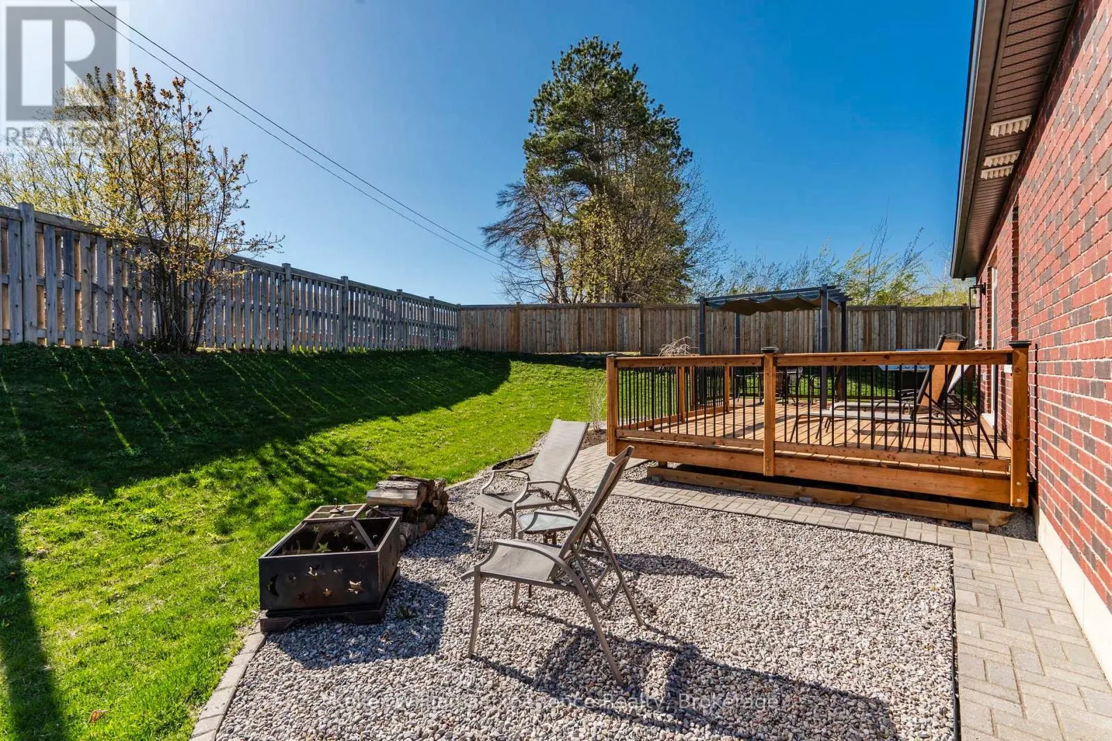 939 STOLLAR PLACE