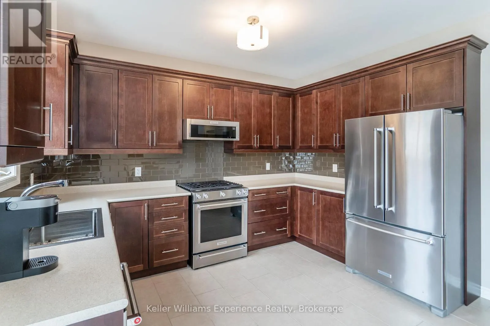 939 STOLLAR PLACE