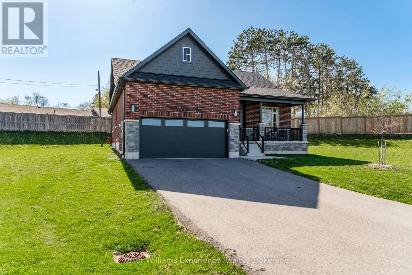 939 STOLLAR PLACE