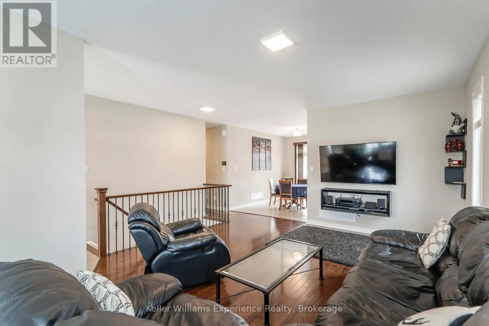939 STOLLAR PLACE