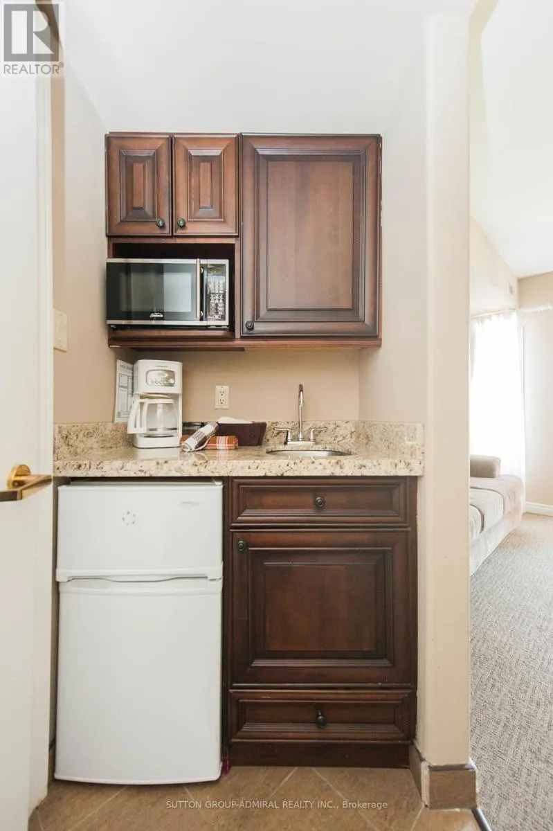 2010 - 90 HIGHLAND DRIVE S