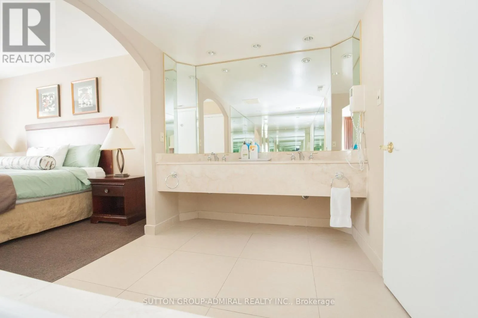 2010 - 90 HIGHLAND DRIVE S