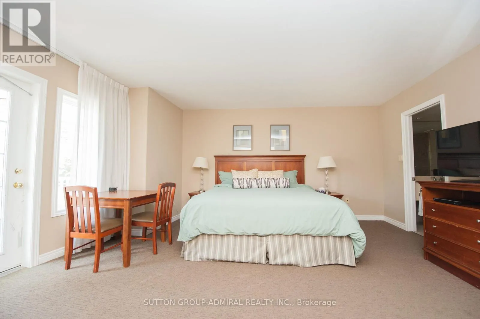 2010 - 90 HIGHLAND DRIVE S