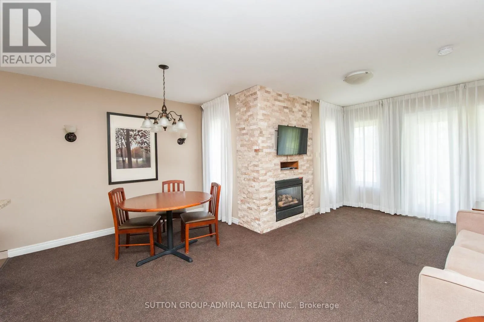 2010 - 90 HIGHLAND DRIVE S