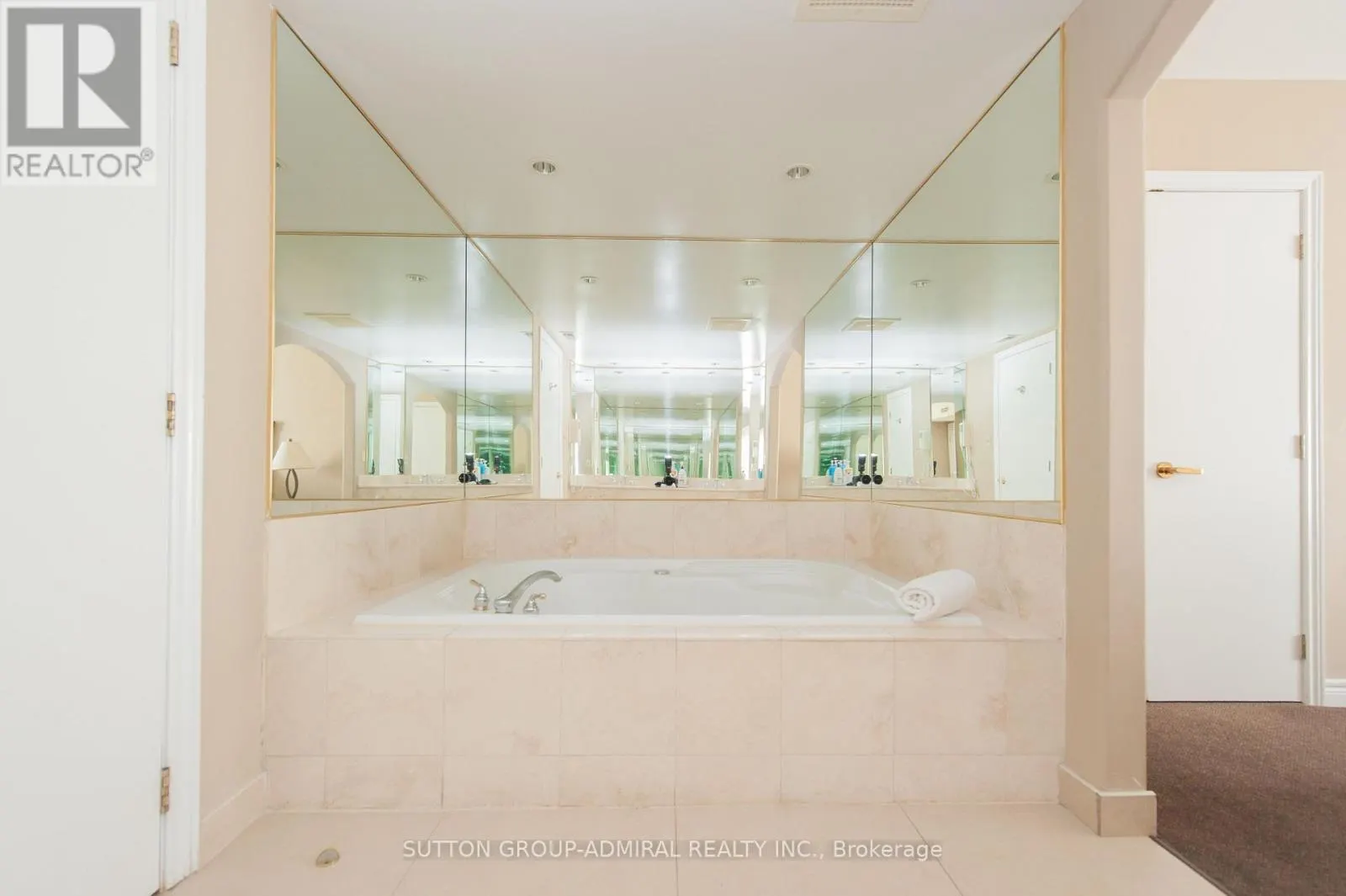 2010 - 90 HIGHLAND DRIVE S