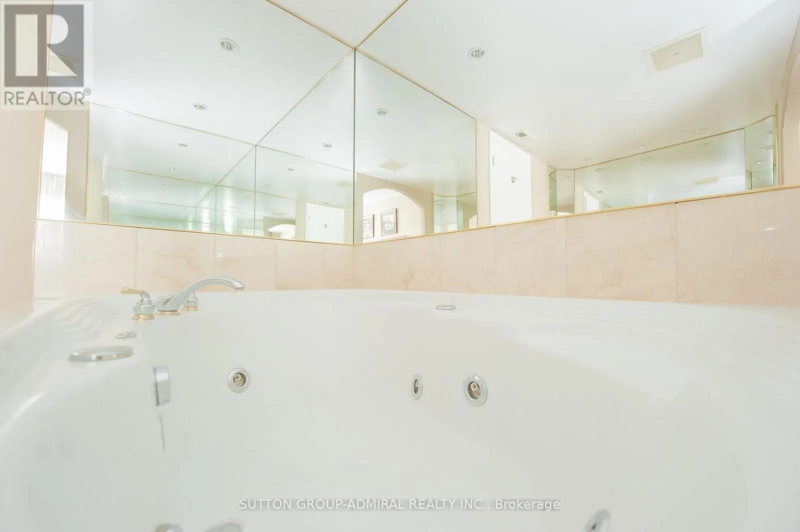2010 - 90 HIGHLAND DRIVE S