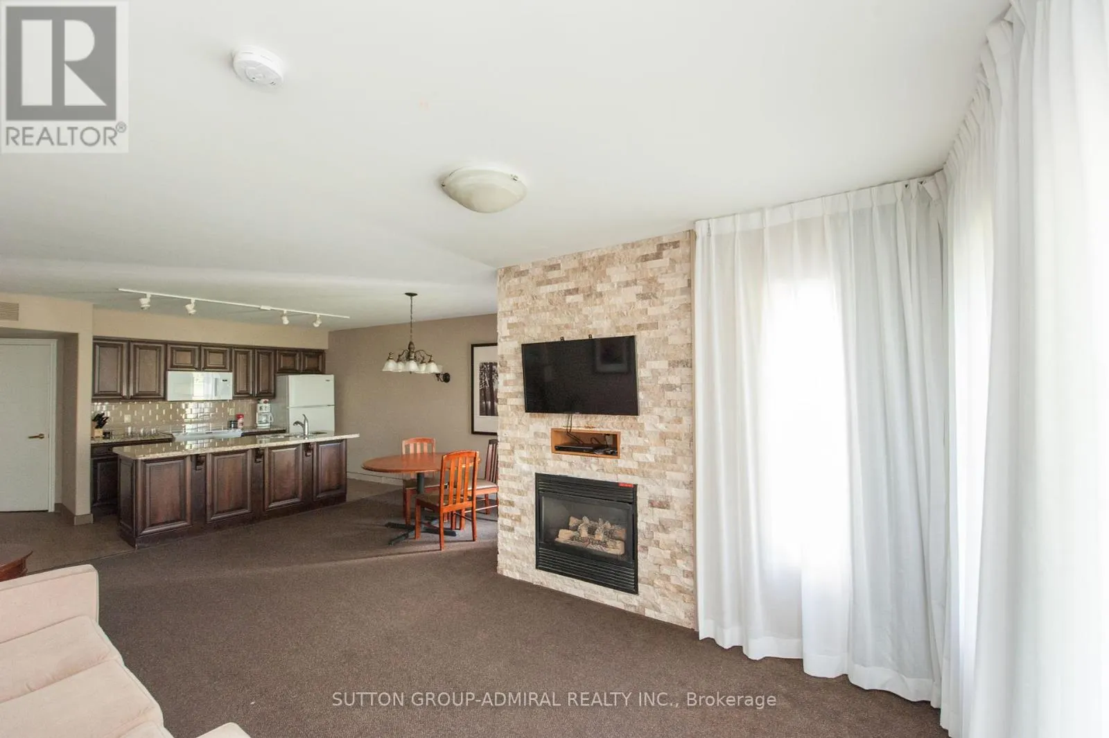 2010 - 90 HIGHLAND DRIVE S