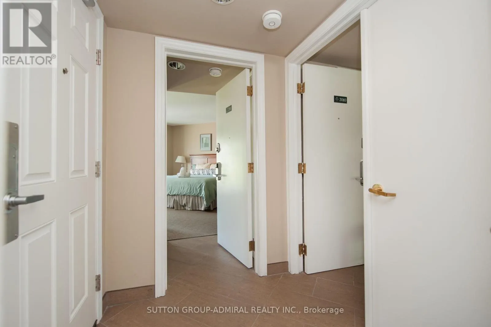 2010 - 90 HIGHLAND DRIVE S
