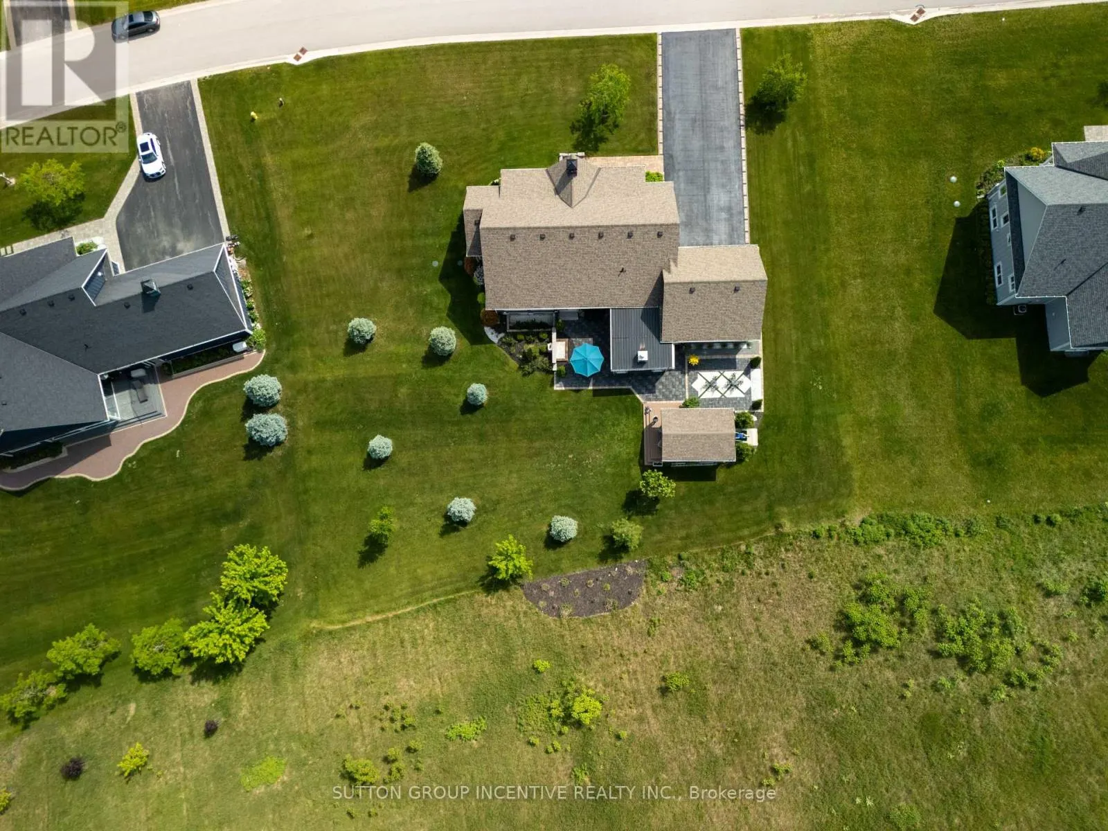 22 THOROUGHBRED DRIVE